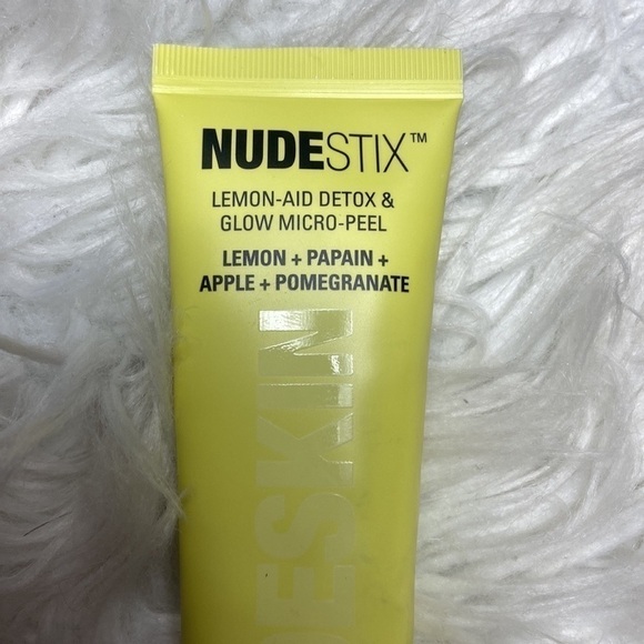 Nudestix Lemon-Aid Detox & Glow Micro Peel - Picture 4 of 5